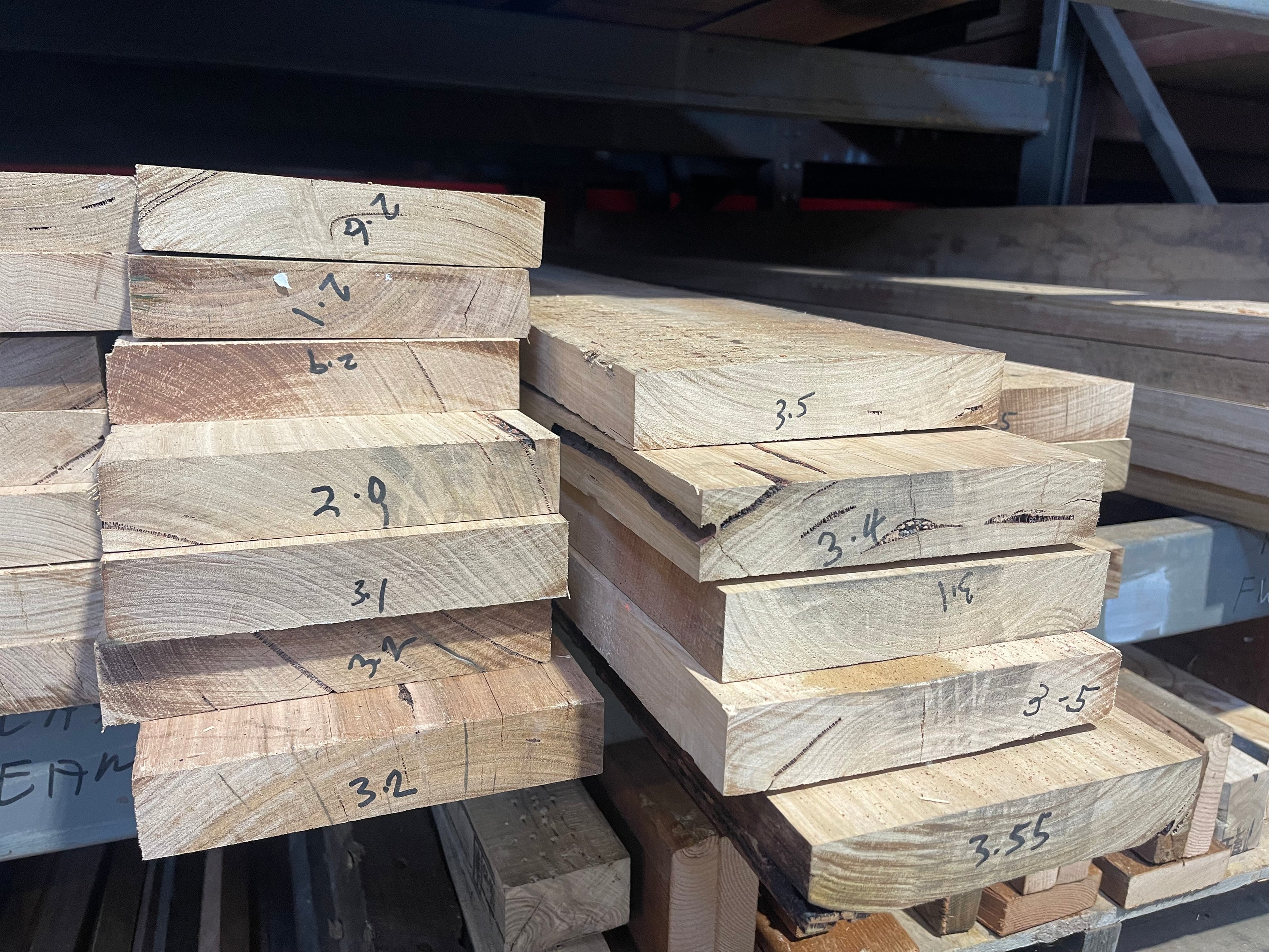 Messmate / Wormy Chesnut 200x38 timber boards